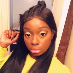 Meet your Posher, Cassandra